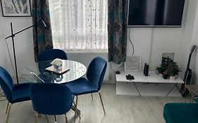Cosy 2-Bedroom Flat In Finsbury Park, Modern, Convenient & Close To Central London!