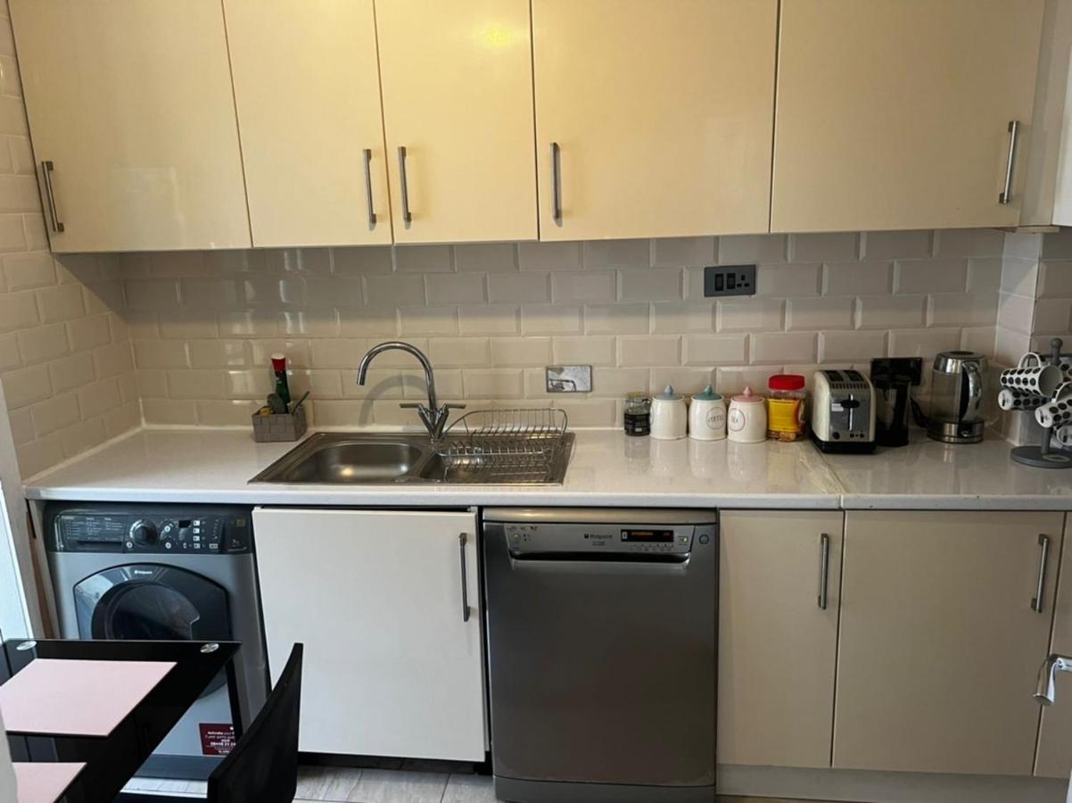 Cosy 2-Bedroom Flat In Finsbury Park, Modern, Convenient & Close To Central London! Esterno foto